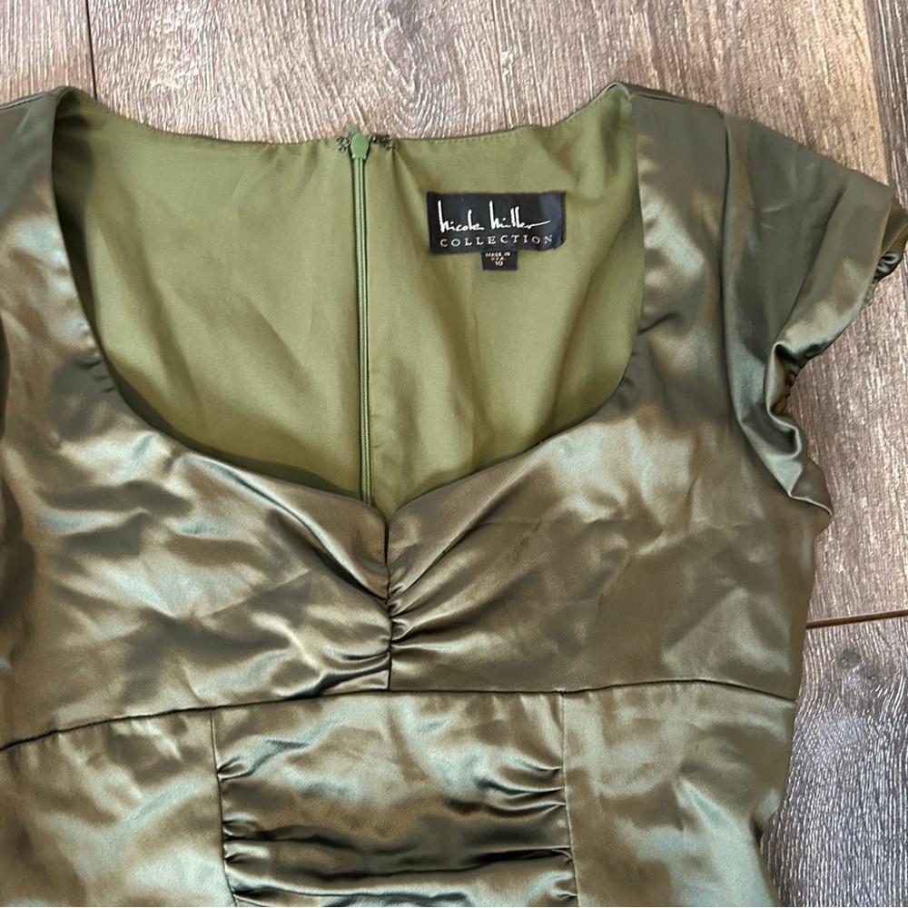Elegant Olive Green Dress - Picture 3 of 3